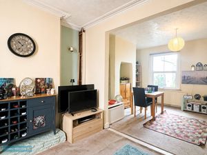 Sitting room- click for photo gallery